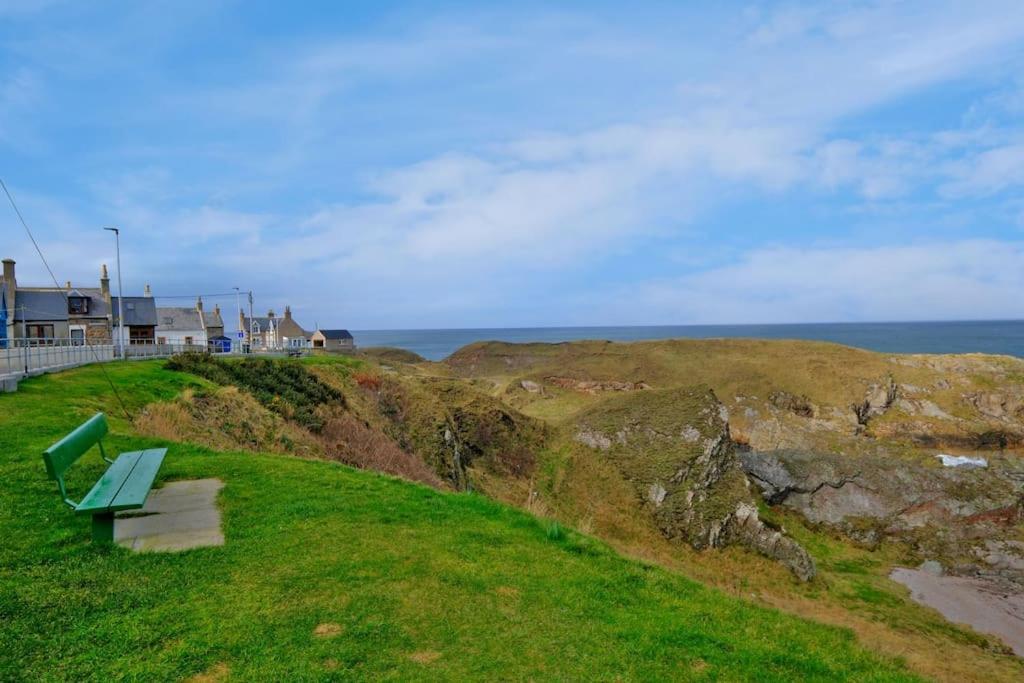 Cliff Top Cottage With Sea Views Portknockie المظهر الخارجي الصورة